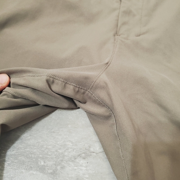 Lululemon ABC Classic-Fit Trouser *Warpstreme. 29". Taupe (Grey-brown). Size 34. - Picture 3 of 10